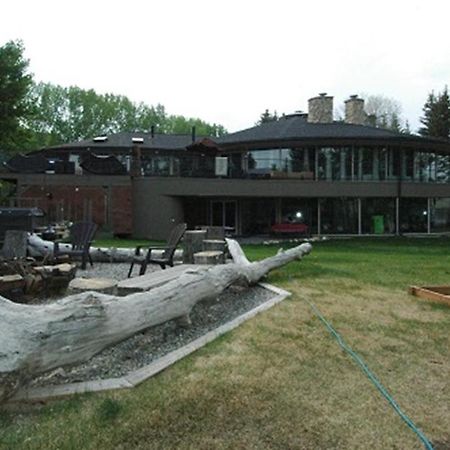 Bed and Breakfast Roundhouse Grotto à Calgary Extérieur photo