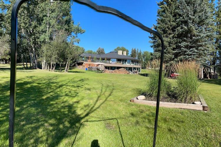 Bed and Breakfast Roundhouse Grotto à Calgary Extérieur photo