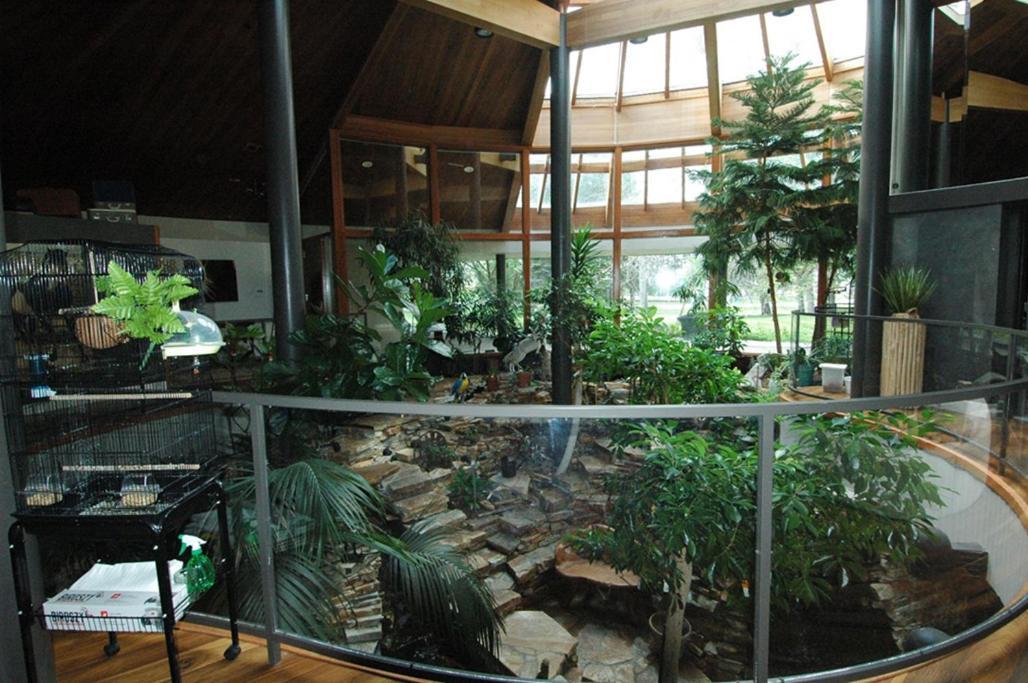 Bed and Breakfast Roundhouse Grotto à Calgary Extérieur photo