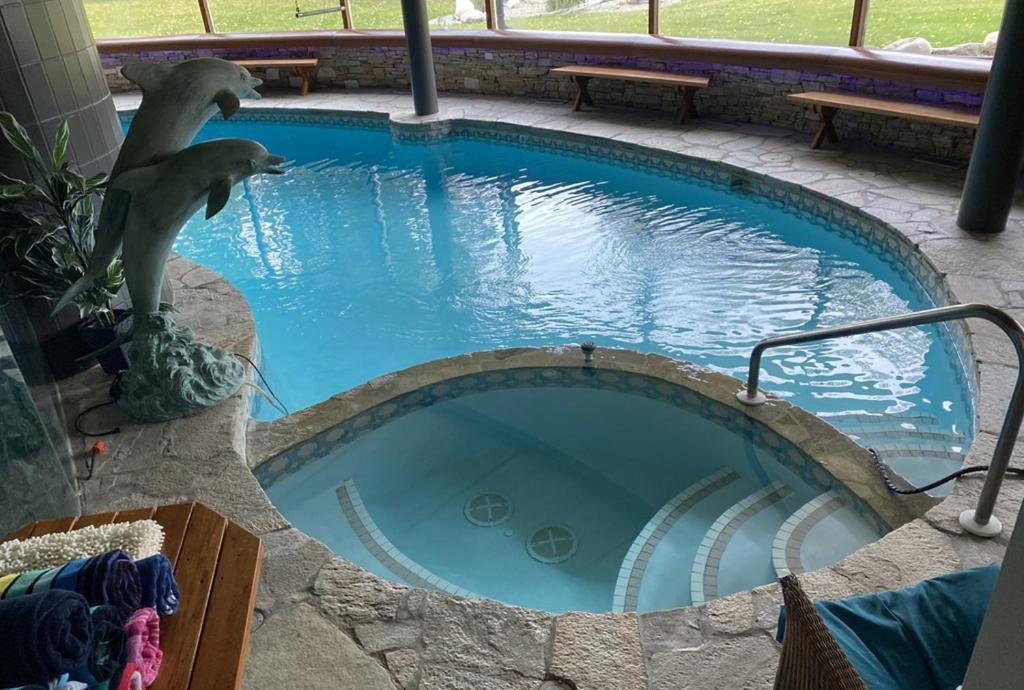 Bed and Breakfast Roundhouse Grotto à Calgary Extérieur photo